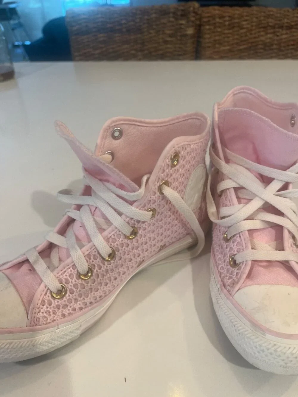 Converse Womens Pink Lace High-Top Sneakers Size 8 US/6 UK Gold Eyelets Textured